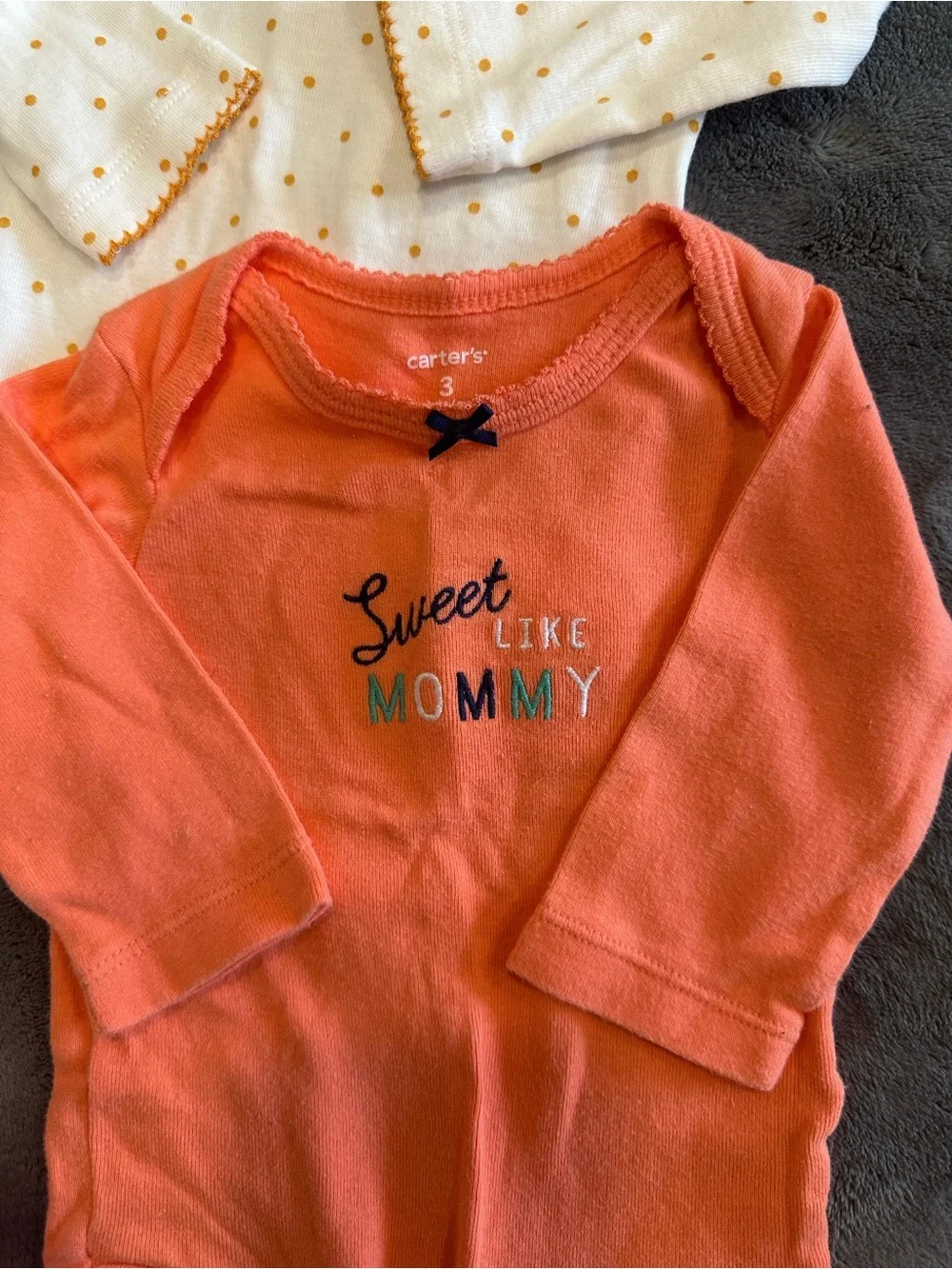 Carter’s bodysuits - set of 4